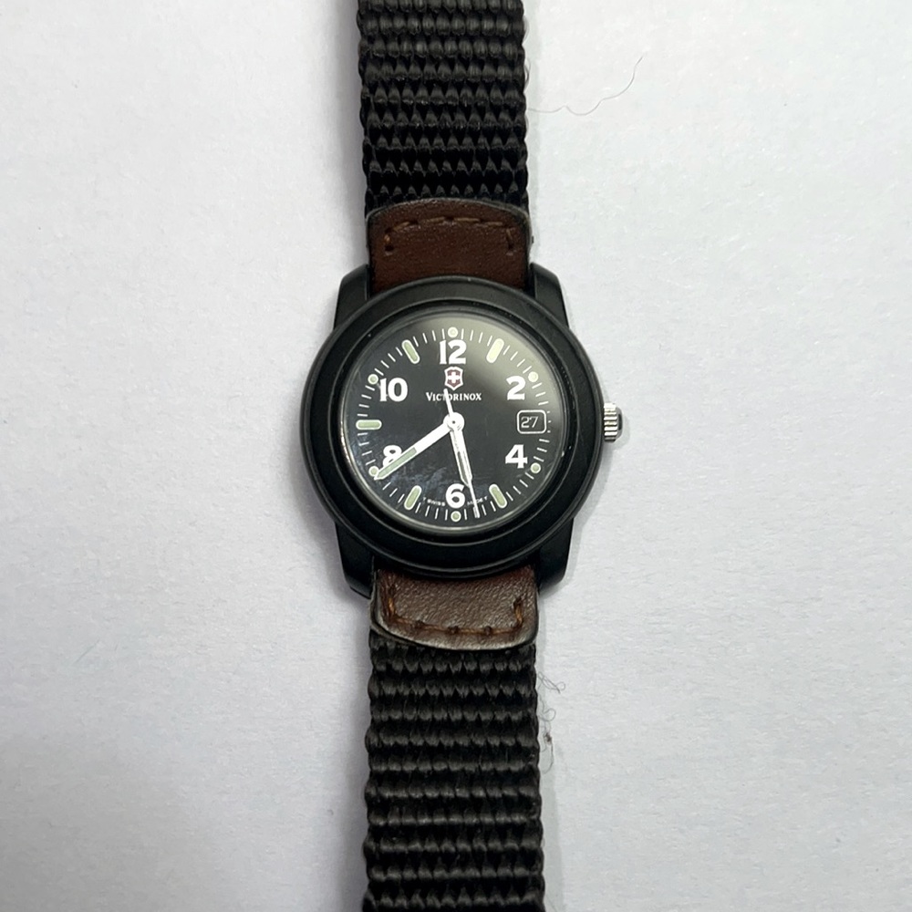 Victorinox Swiss Made Watch. Used. Works Excellent. Date Window. Water Resistant